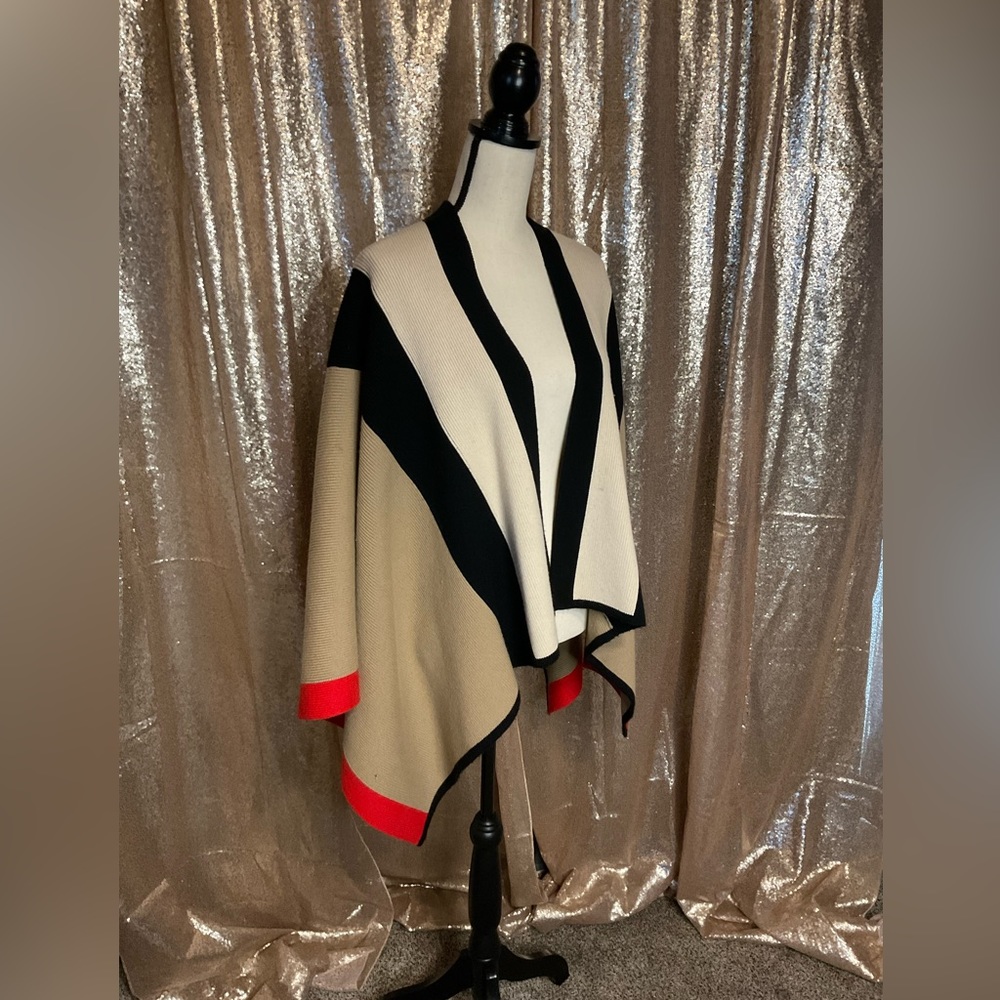 Burberry Shawl Cape - Picture 2 of 8